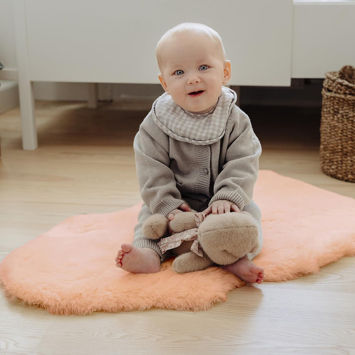 Baby Lammfell für Kinderwagen & Spielteppich – Bild 7